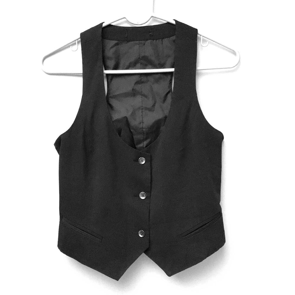 Black Vest🦋